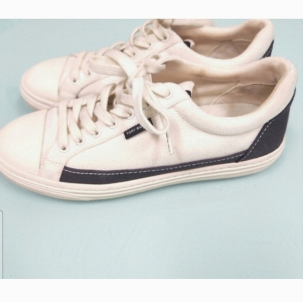 Tory Burch🥰Casual Cream and Black Sneakers